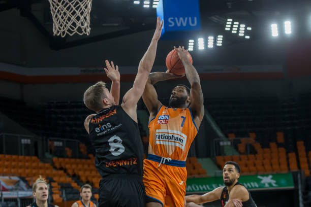 提供了一个 提供了一个