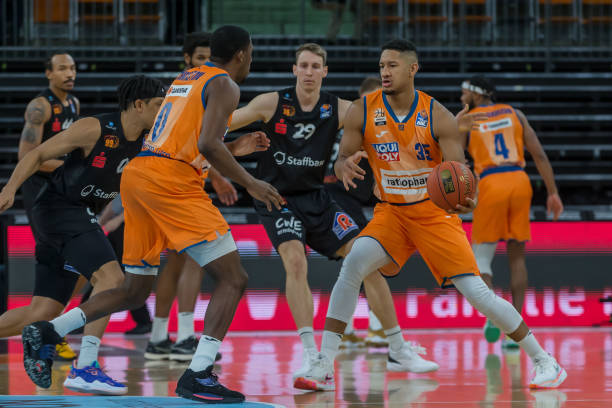 媒体的放大 媒体的放大